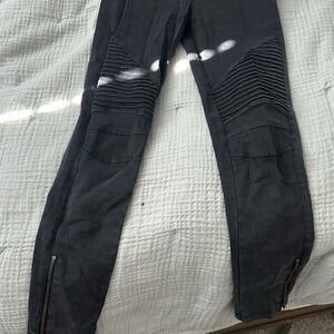 Vici Black Skinny Pants with Zipper Detail